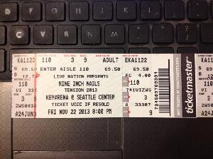 <a href='concert.php?concertid=912'>2013-11-22 - Key Arena - Seattle</a>